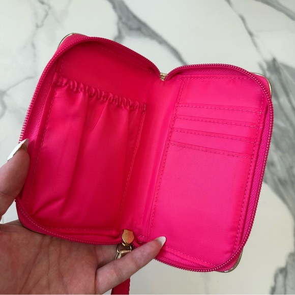 Lilly Pulitzer Wristlet Wallet Carry Case Clutch Purse Small Make Up Cards - Picture 3 of 7